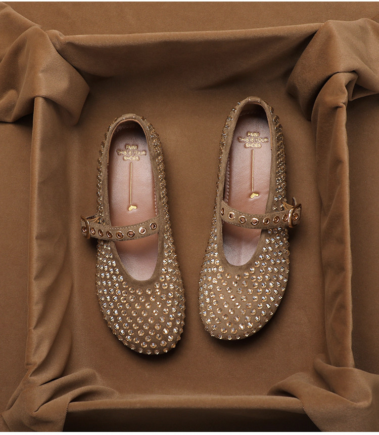 Vintage Collectible Shoes - أحذية ماري جين الكلاسيكية من SHOEBOX