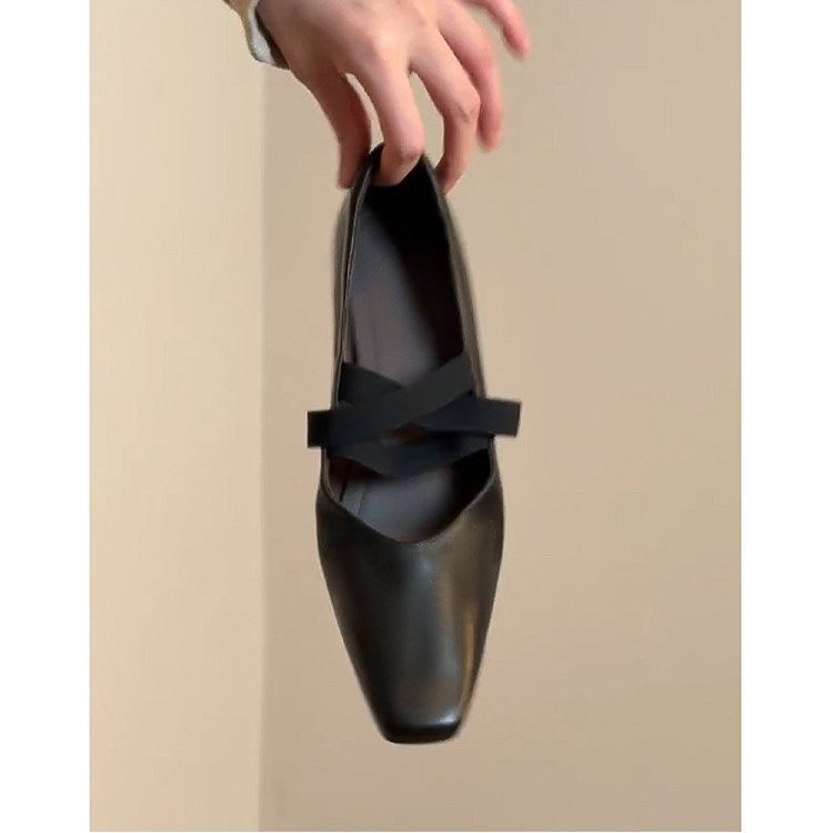 أحذية مسطحة بكعب منخفض على الط - مراجعة Vintage Collectible Shoes وسعره