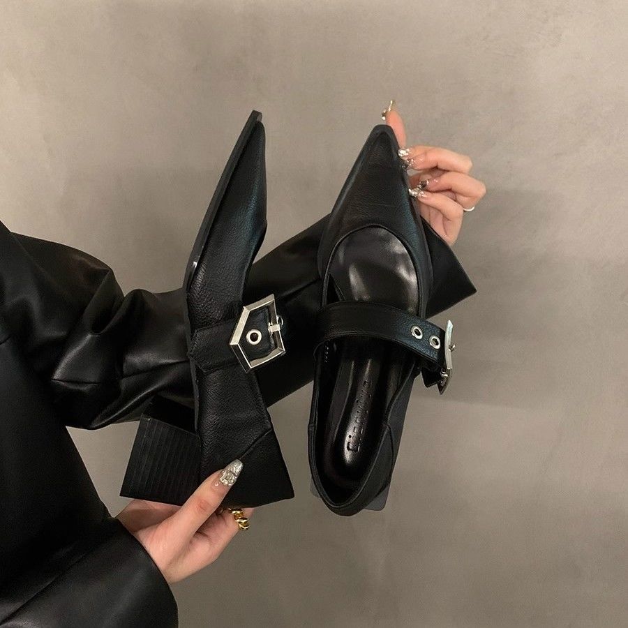 أحذية نسائية كلاسيكية ماري جين - مراجعة Vintage Collectible Shoes وسعره
